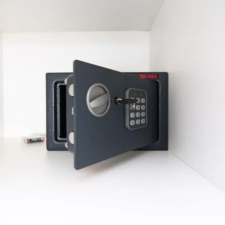 Blue Lagoon Τρογκίρ