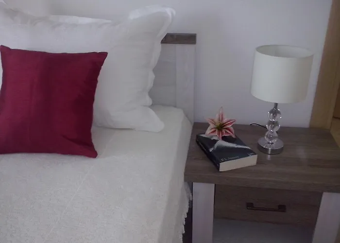 Blue Lagoon * 特罗吉尔