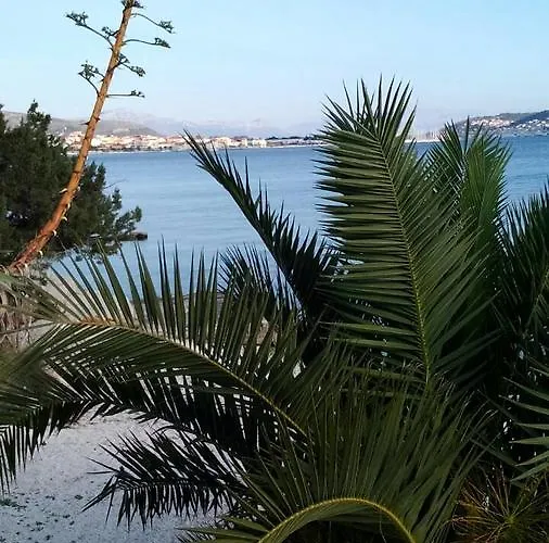 Blue Lagoon 特罗吉尔