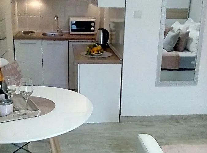 Blue Lagoon * 特罗吉尔