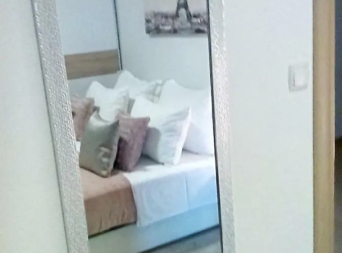 Blue Lagoon 特罗吉尔